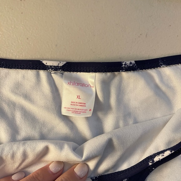 Bikini - Picture 2 of 4